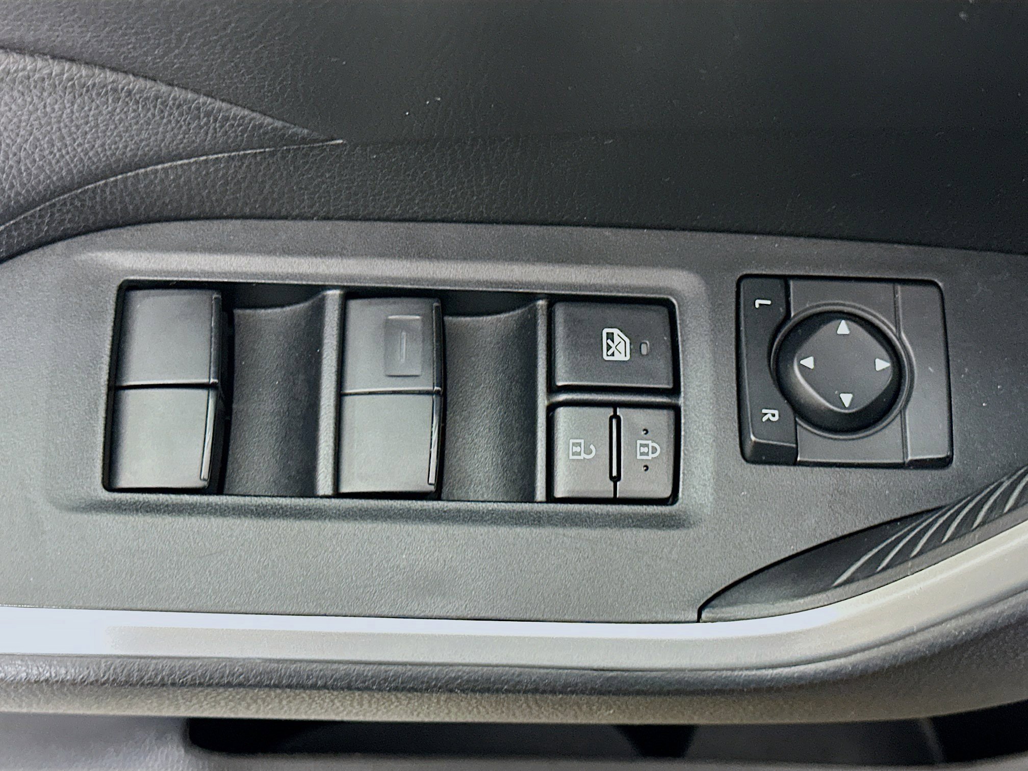 Used 2024 Toyota RAV4 LE image 15