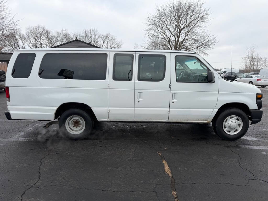 Used 2009 Ford E-350 and Econoline 350 Extended Wagon Super Duty image 5