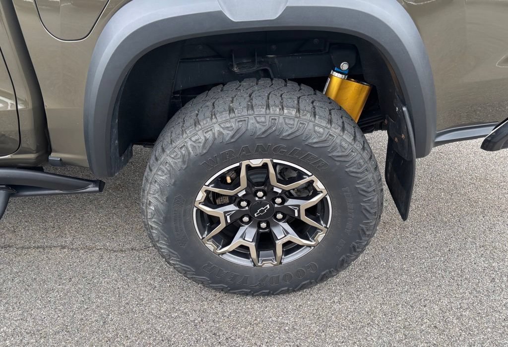 Used 2024 Chevrolet Colorado ZR2 w/ ZR2 Convenience Package III AWD/4WD image 28