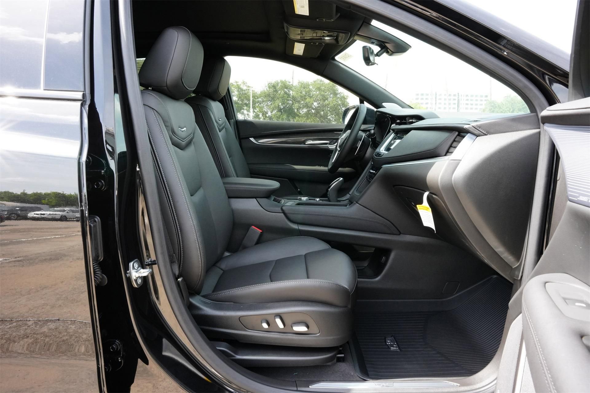 New 2025 Cadillac XT5 Sportv w/ LPO, Red Accent Package image 25