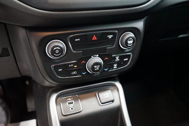 Used 2021 Jeep Compass Latitude image 34