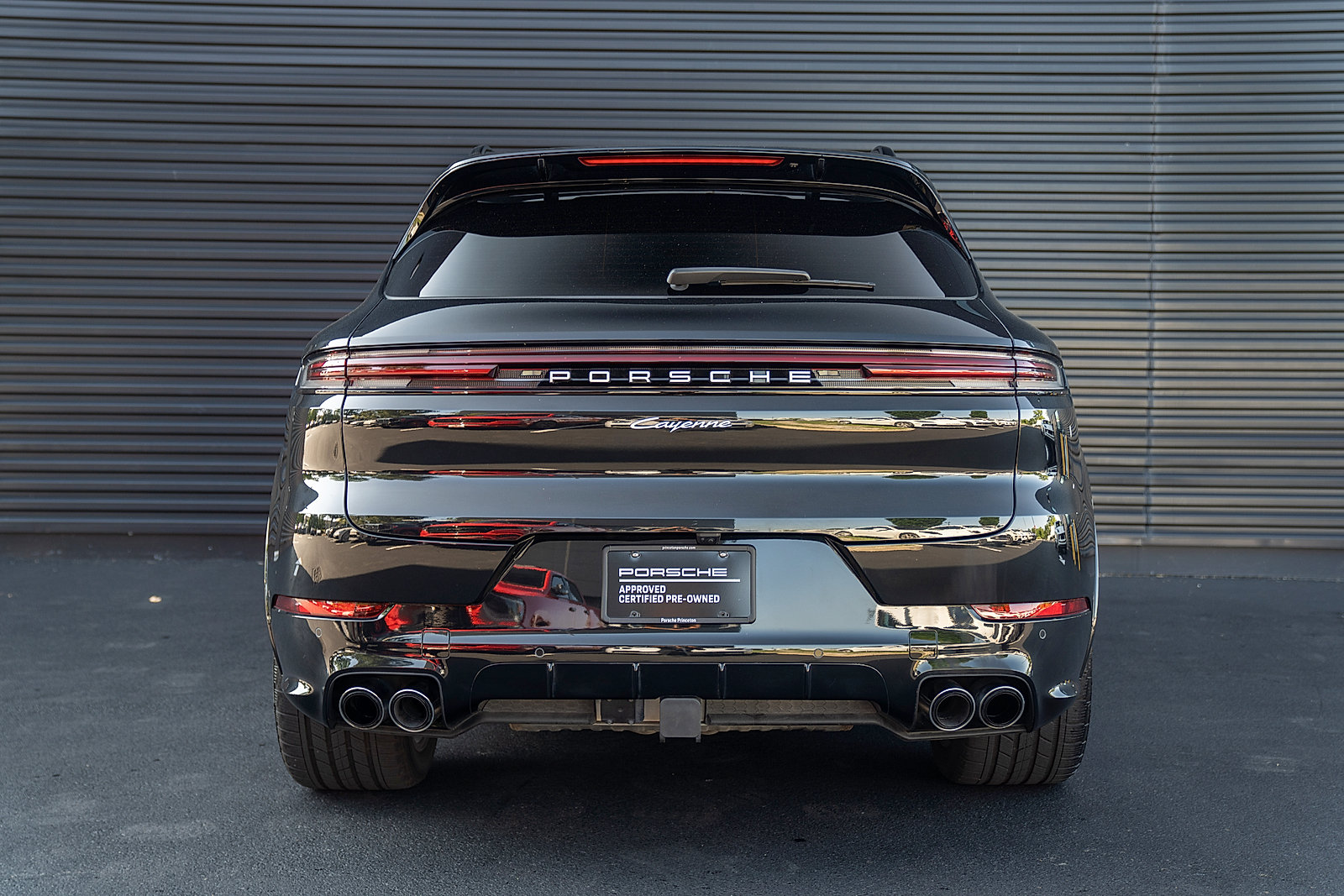 Certified 2025 Porsche Cayenne AWD/4WD image 29