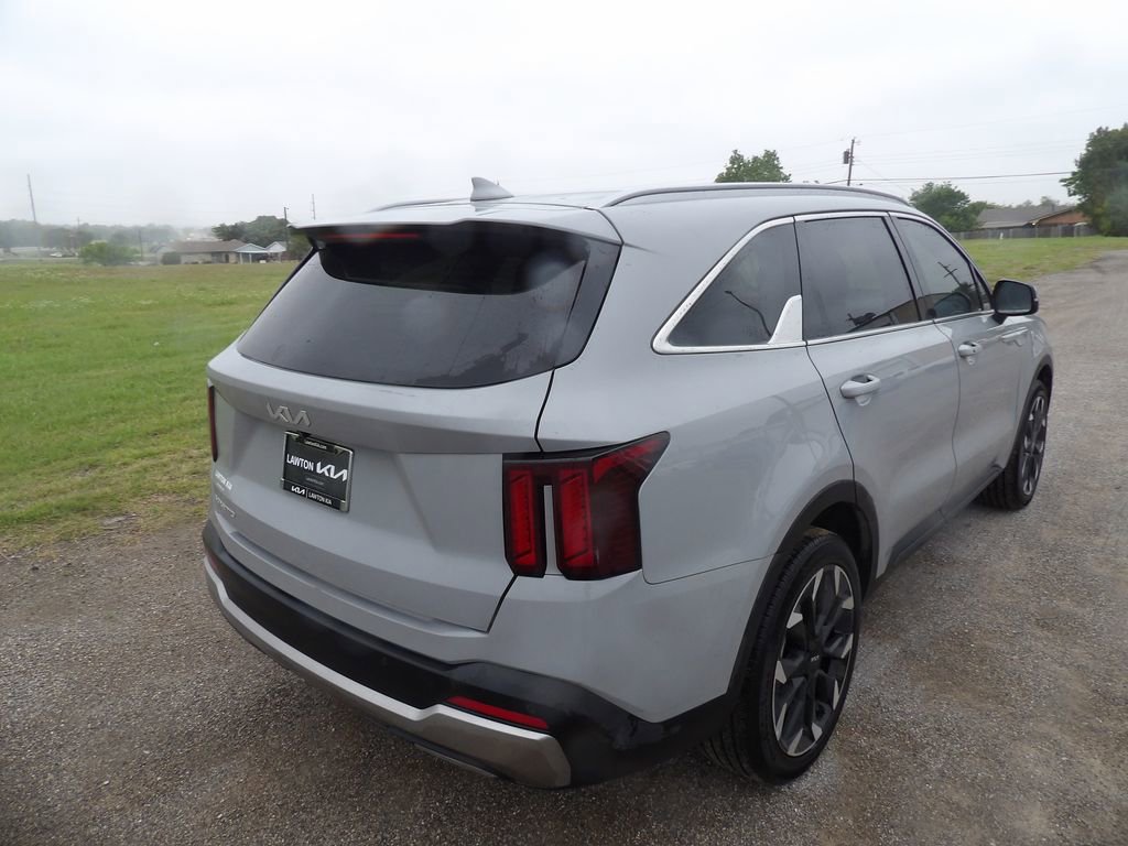 Used 2025 Kia Sorento EX FWD image 6