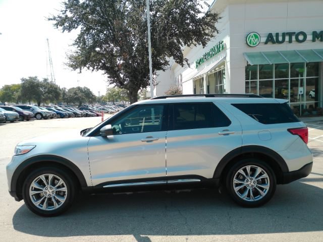 Used 2023 Ford Explorer XLT w/ Equipment Group 202A RWD image 14