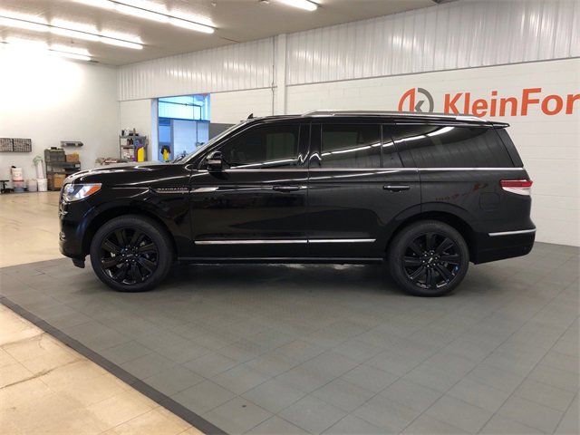 Used 2024 Lincoln Navigator Reserve image 4