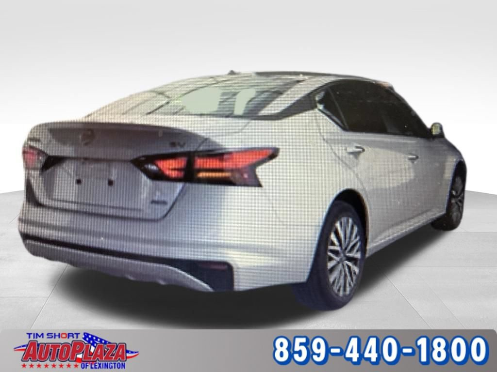 Used 2024 Nissan Altima 2.5 SV AWD/4WD image 8