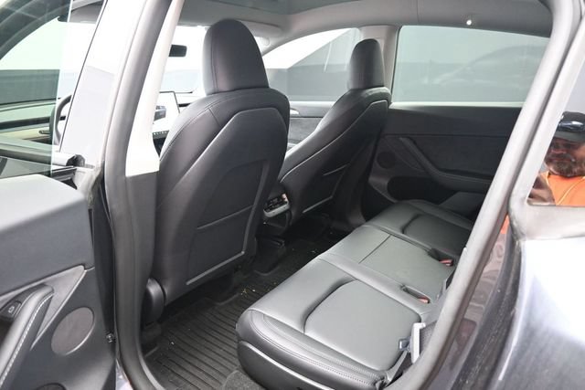 Used 2024 Tesla Model Y Long Range AWD/4WD image 12
