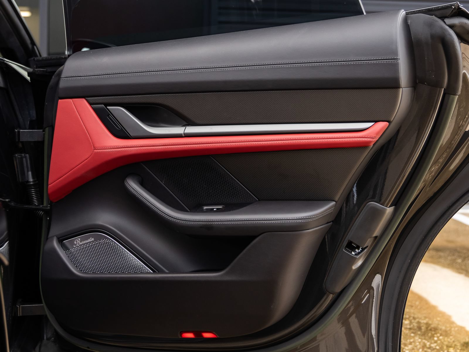 Certified 2023 Porsche Taycan Turbo S AWD/4WD image 41