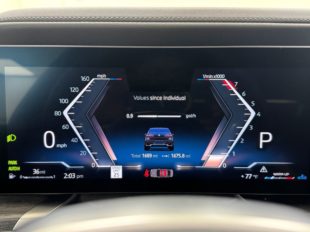 Used 2025 BMW 740i xDrive image 18