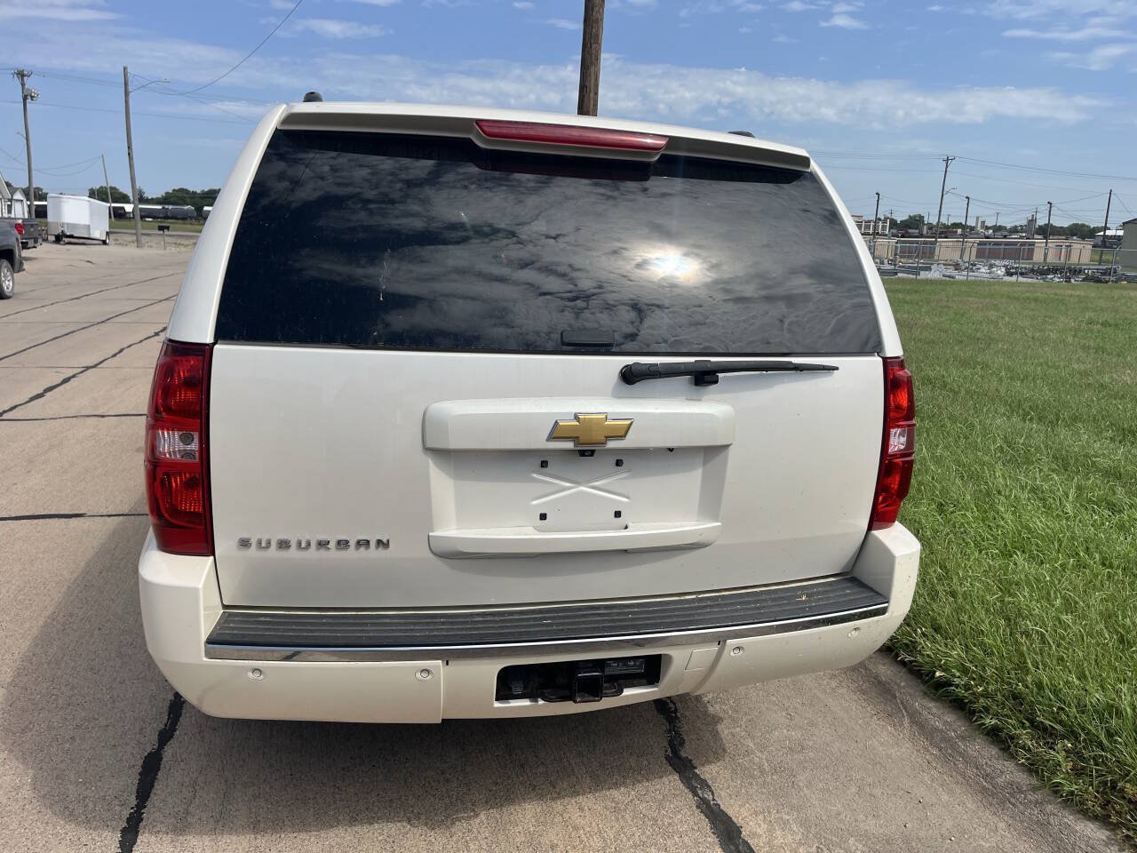 Used 2013 Chevrolet Suburban LTZ AWD/4WD image 9