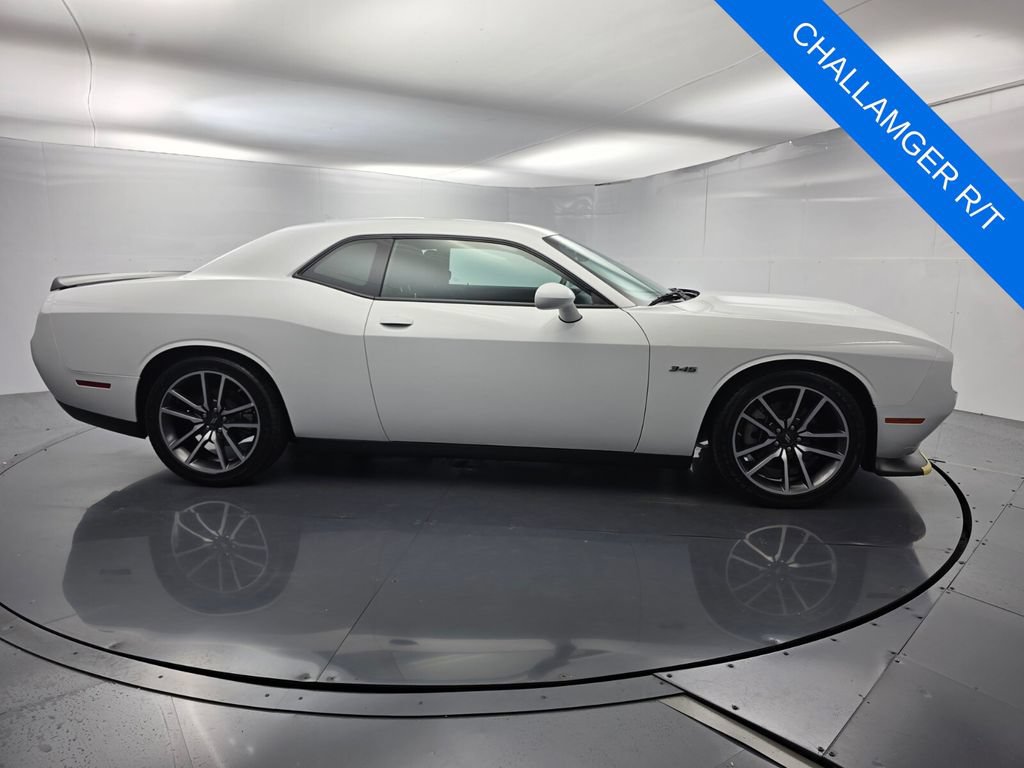 Used 2023 Dodge Challenger R/T RWD video 3