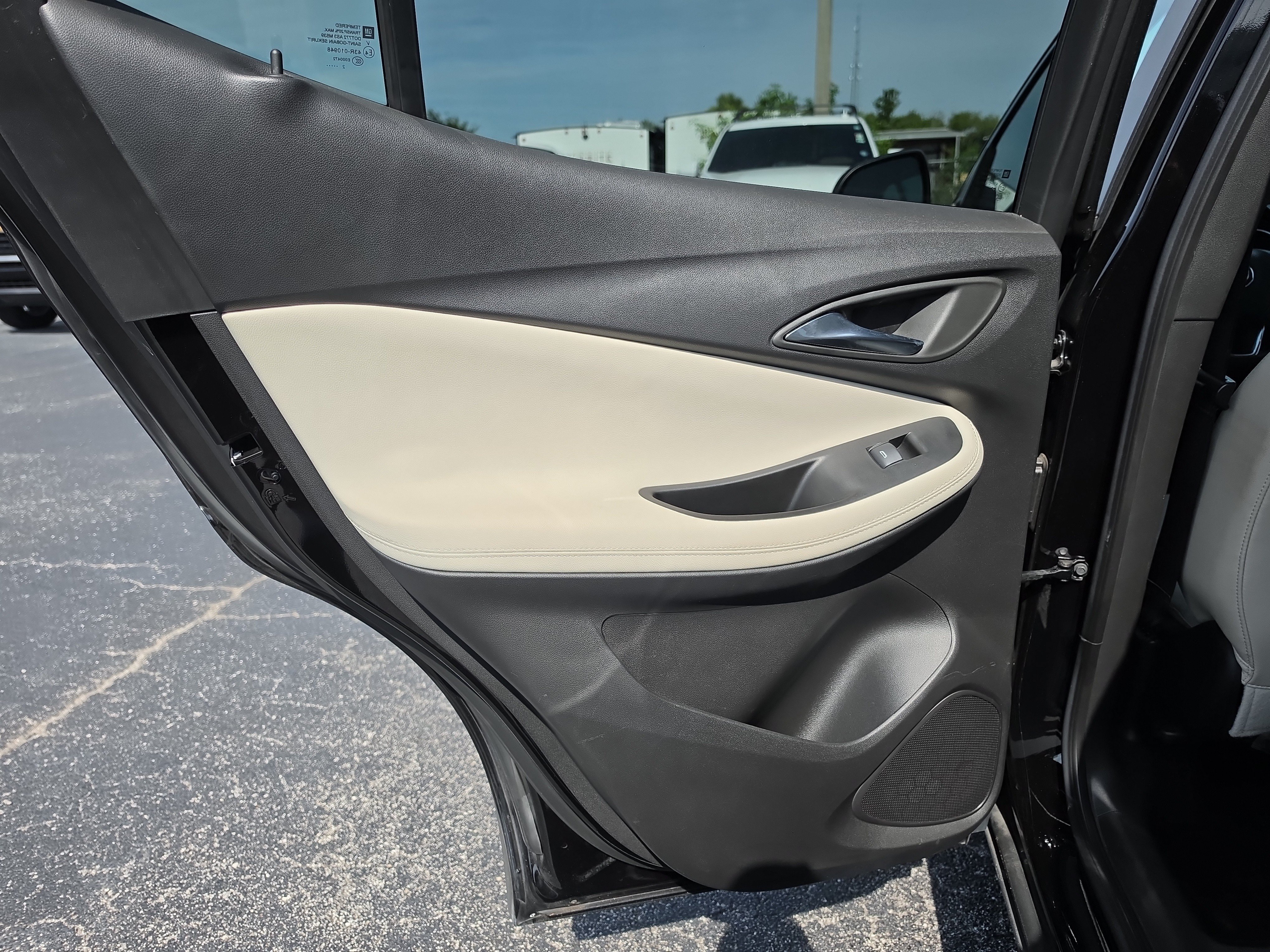 Certified 2023 Buick Encore GX Preferred w/ Cold Weather Comfort Package FWD image 13