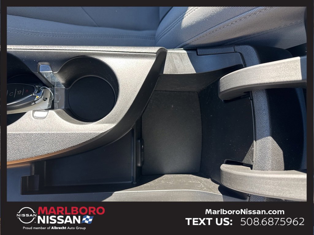 Used 2023 Chevrolet Camaro LT w/ Technology Package image 24