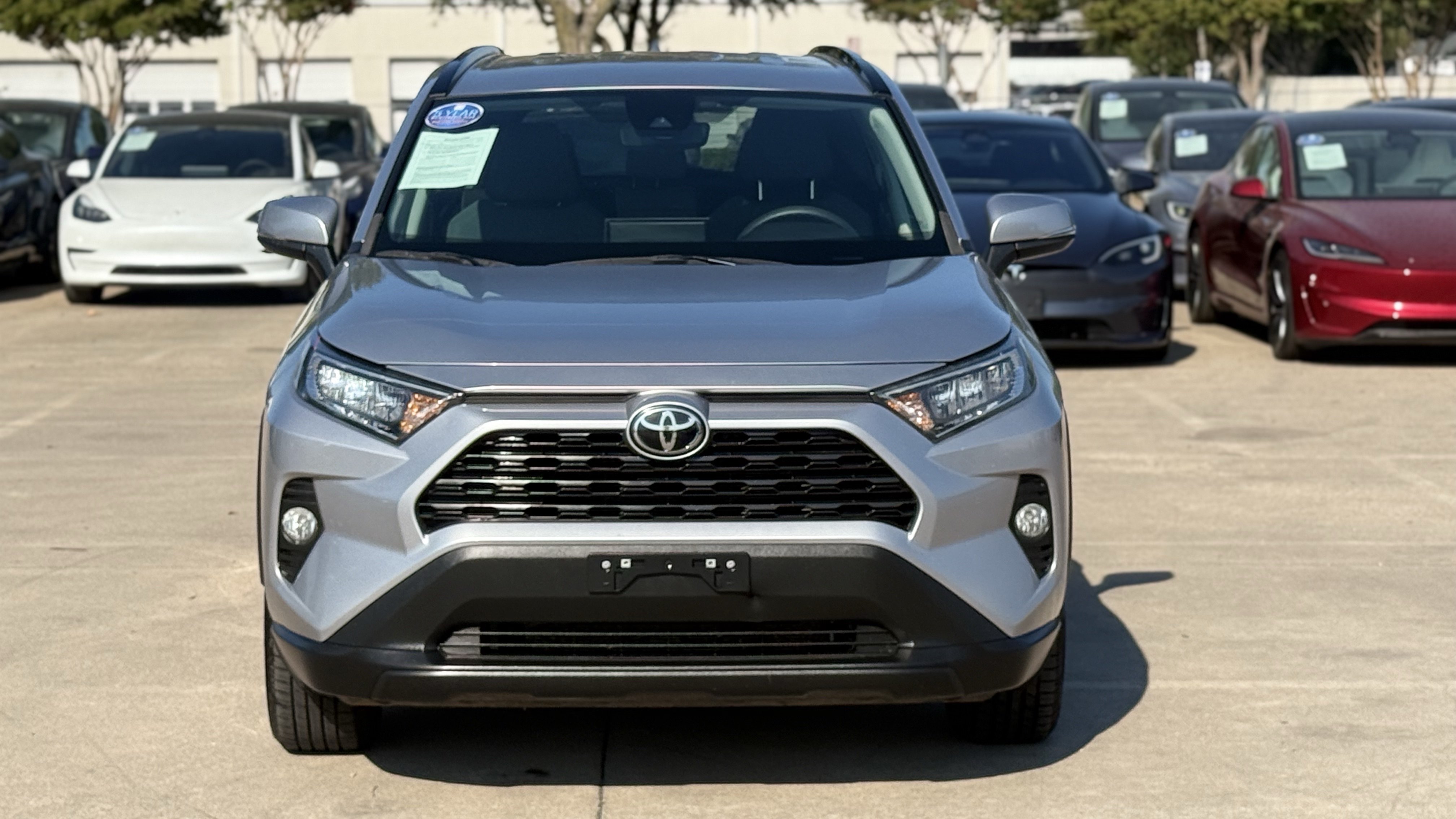 Used 2021 Toyota RAV4 XLE AWD/4WD image 2