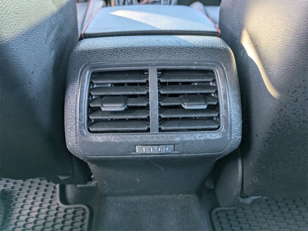 Used 2017 Volkswagen GTI SE image 31