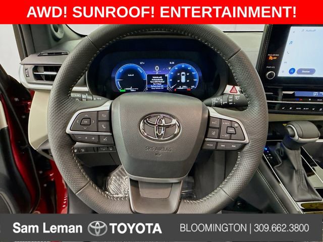 Used 2025 Toyota Sienna Platinum image 11
