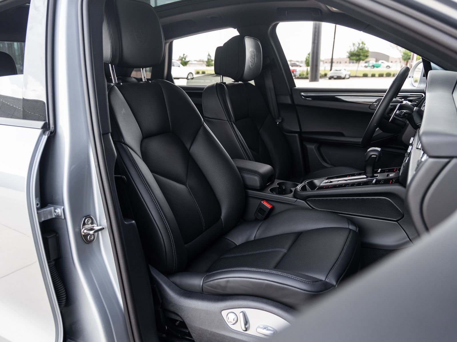 Used 2026 Porsche Macan image 44