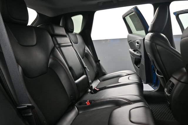 Used 2019 Jeep Cherokee Trailhawk w/ Comfort/Convenience Group AWD/4WD image 24