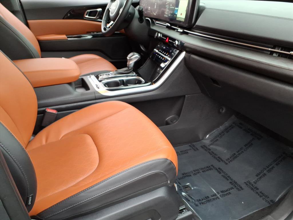 Used 2024 Kia Carnival SX image 9