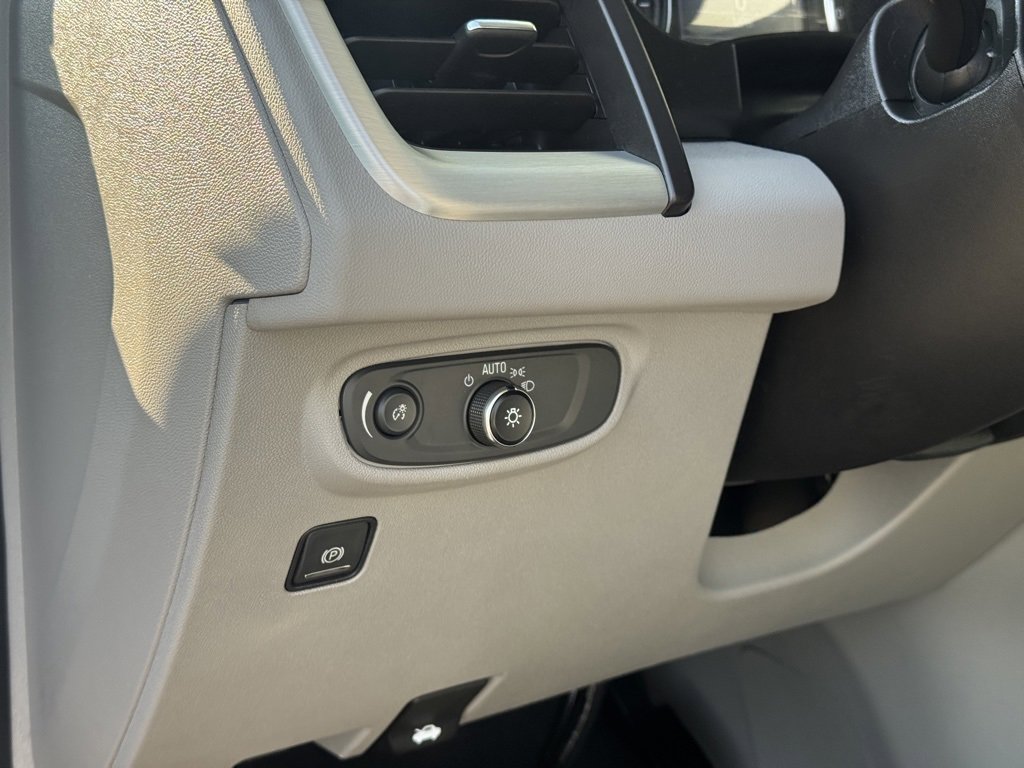 Used 2023 GMC Terrain SLE image 25