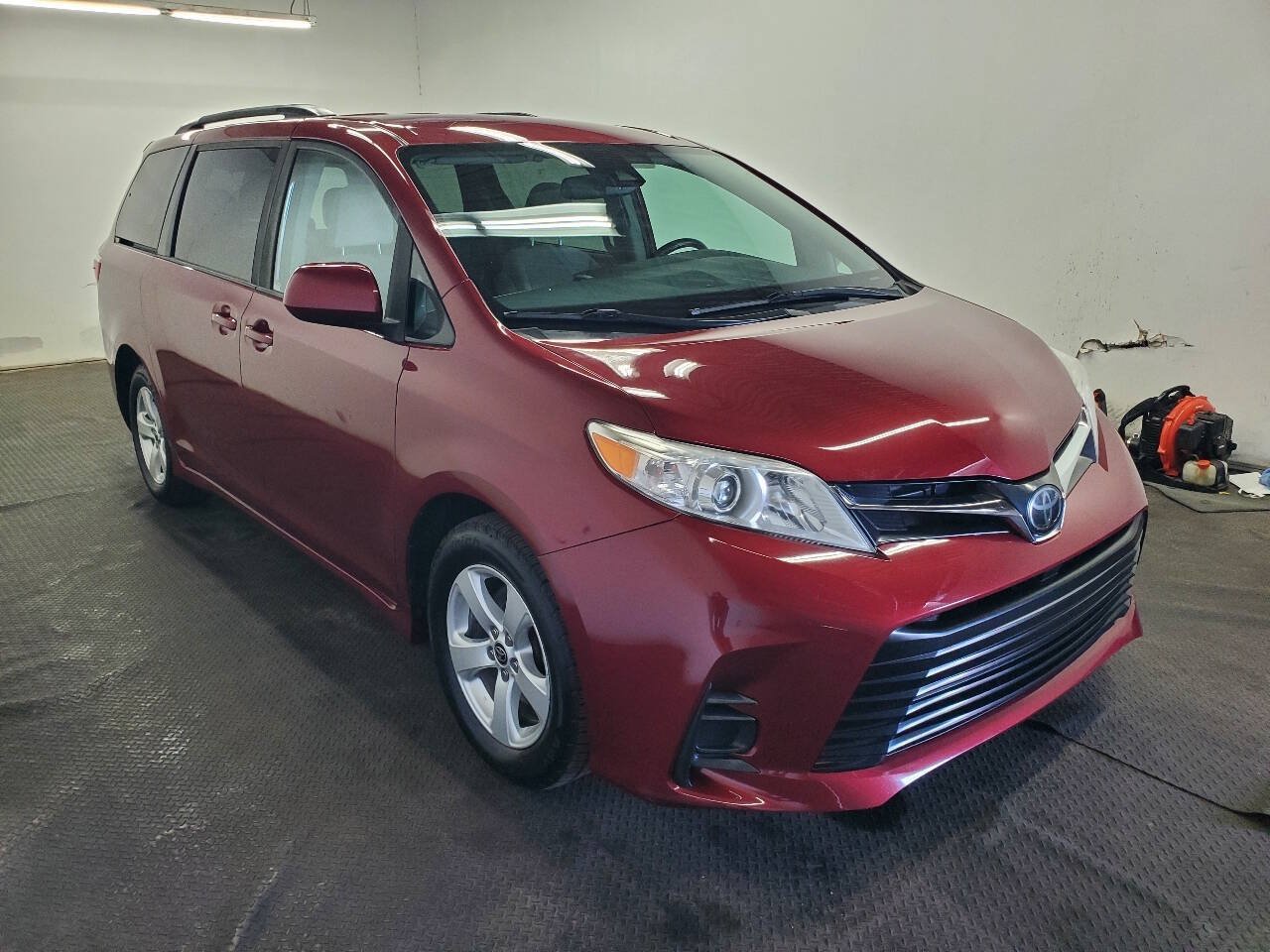 Used 2020 Toyota Sienna LE FWD image 3