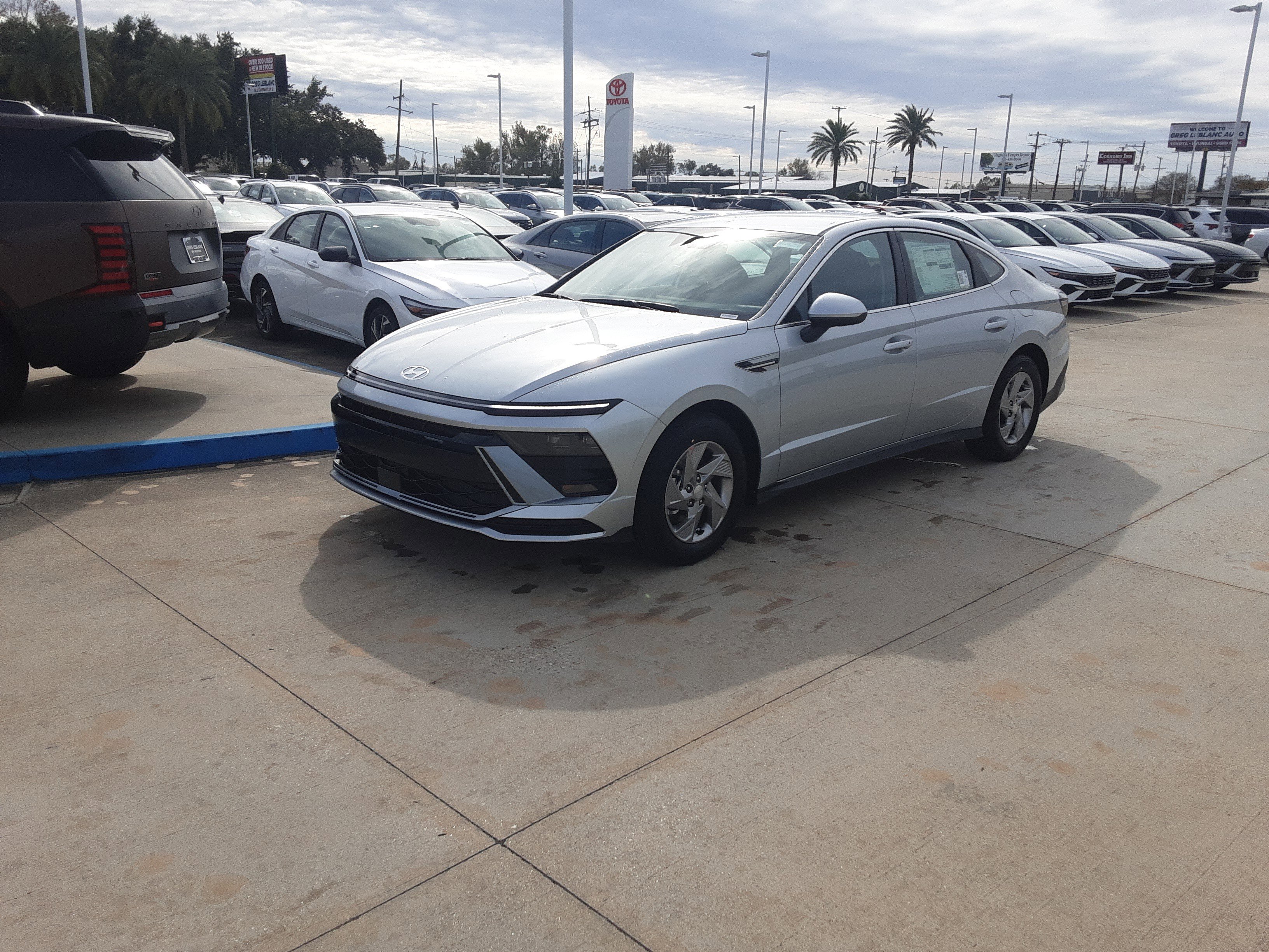 New 2026 Hyundai Sonata SE FWD image 3