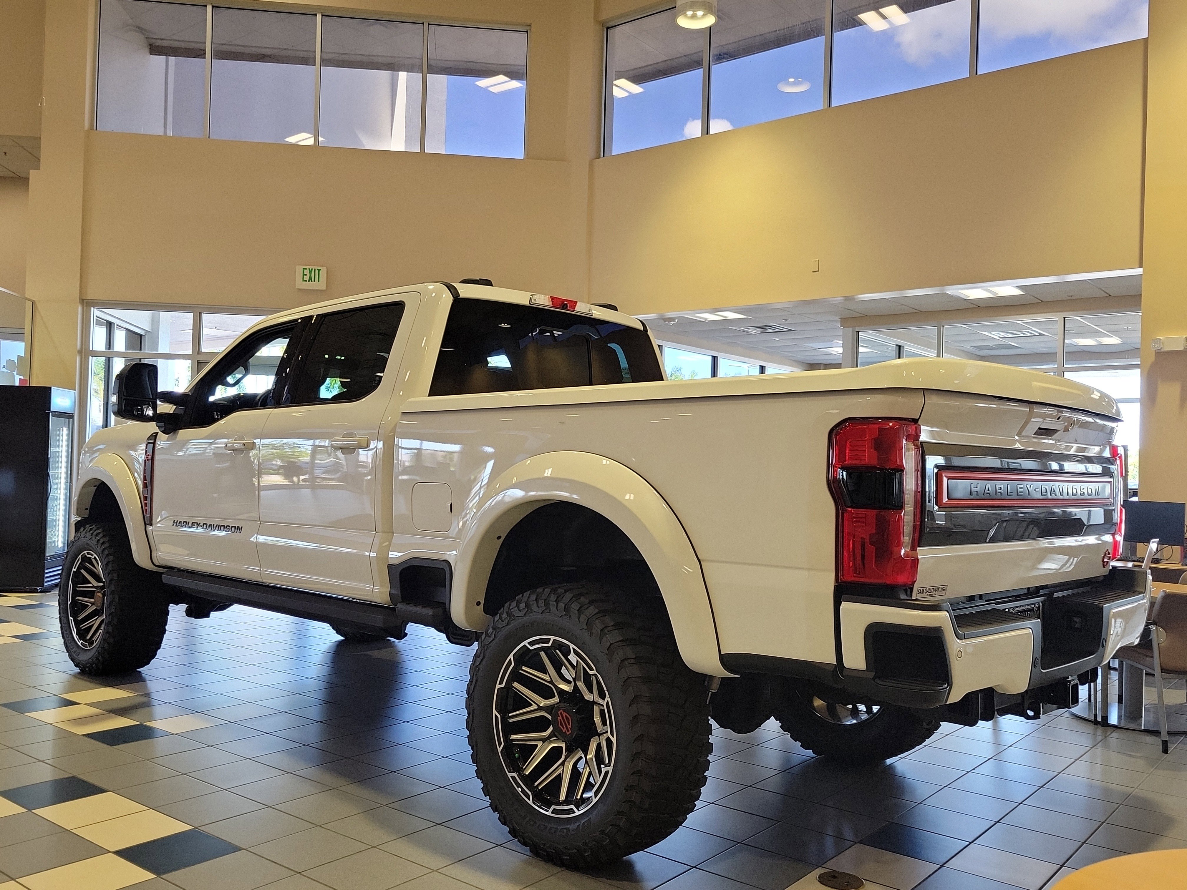 New 2026 Ford F250 Lariat w/ Black Appearance Package image 4