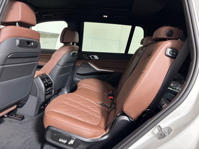 New 2026 BMW X7 xDrive40i w/ Premium Package AWD/4WD image 14