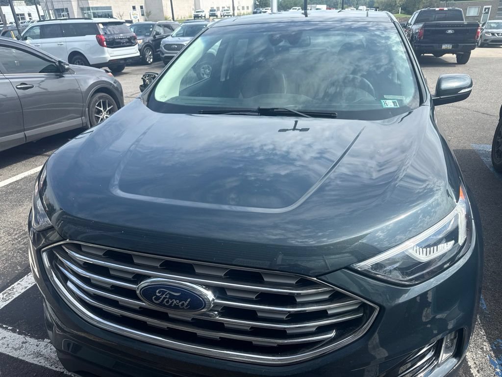 Used 2019 Ford Edge Titanium w/ Cold Weather Package AWD/4WD video 2