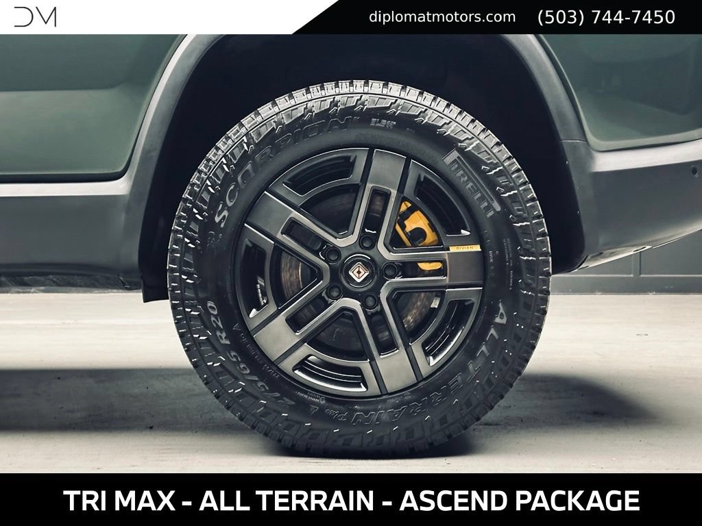 Used 2025 Rivian R1S Premium AWD/4WD image 42