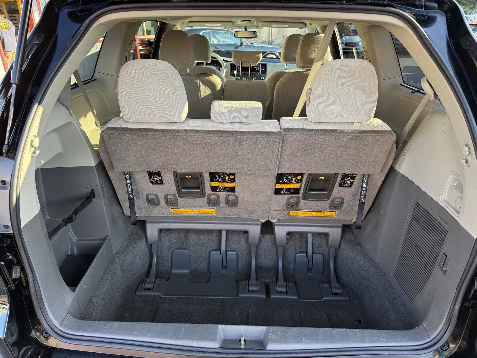 Used 2012 Toyota Sienna LE image 15