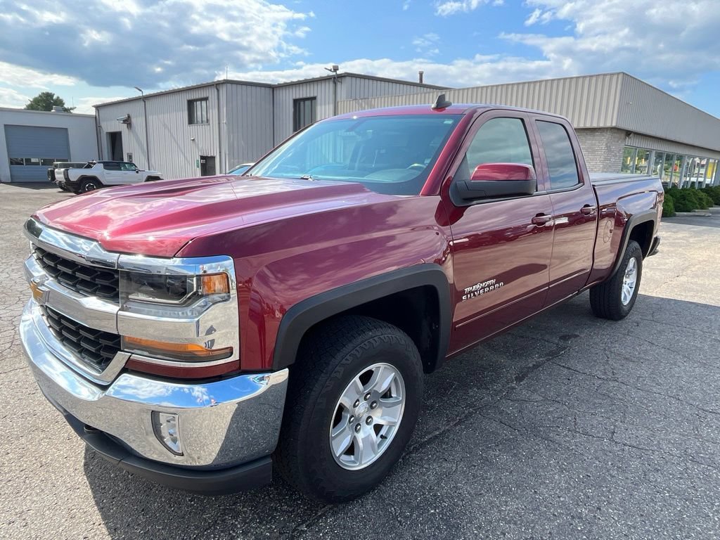 Used 2017 Chevrolet Silverado 1500 LT w/ True North Edition AWD/4WD image 8