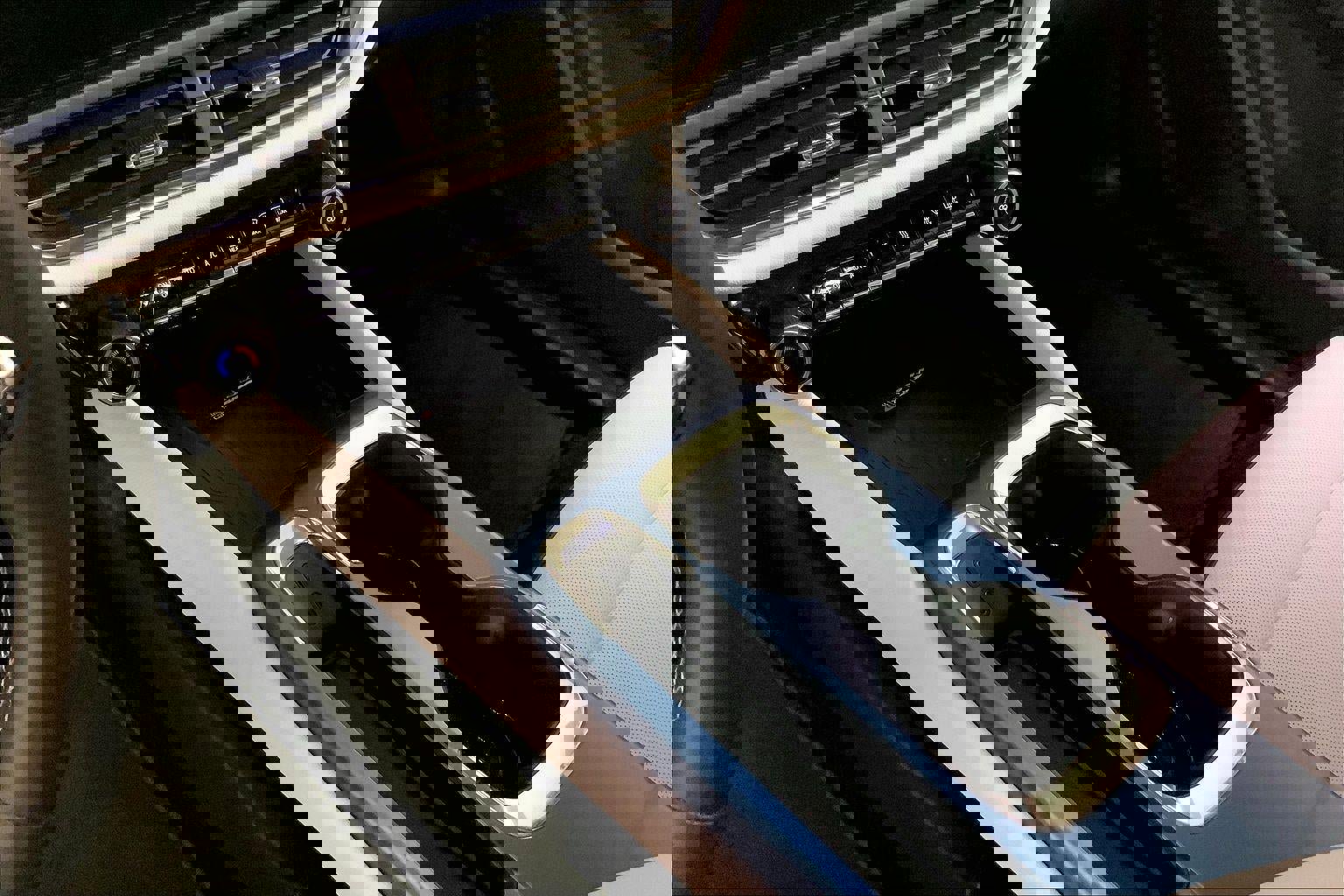 Used 2025 Chevrolet Equinox EV LT FWD image 17