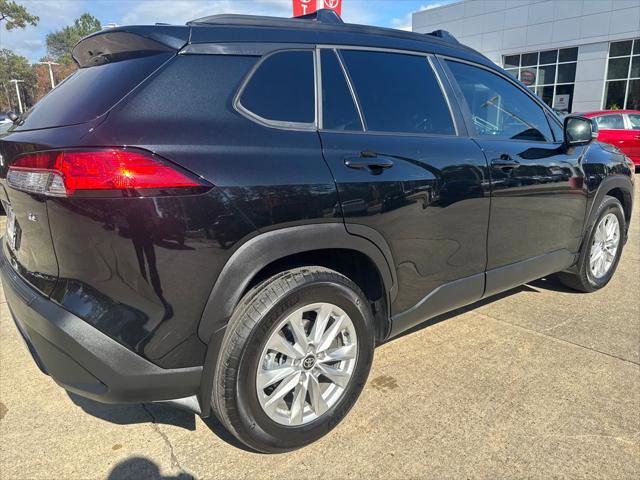 Certified 2025 Toyota Corolla Cross LE image 7