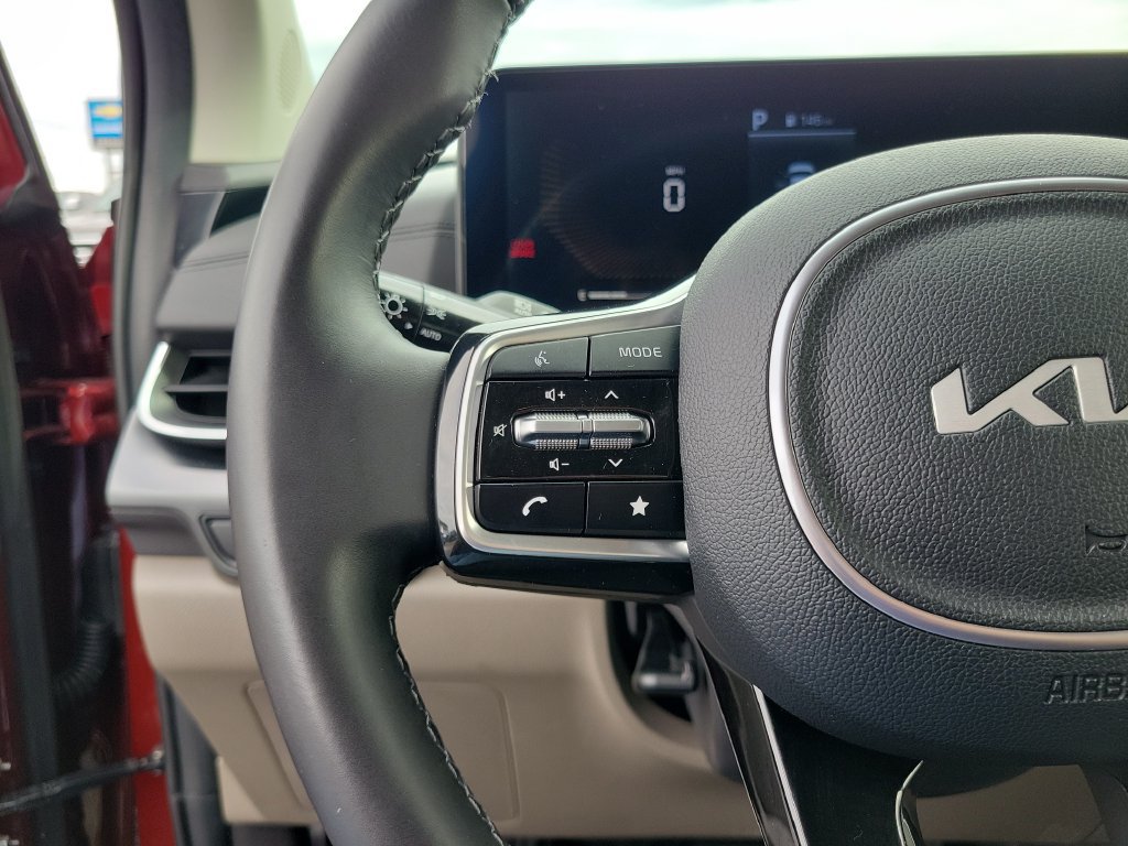 Used 2026 Kia Carnival FWD image 26