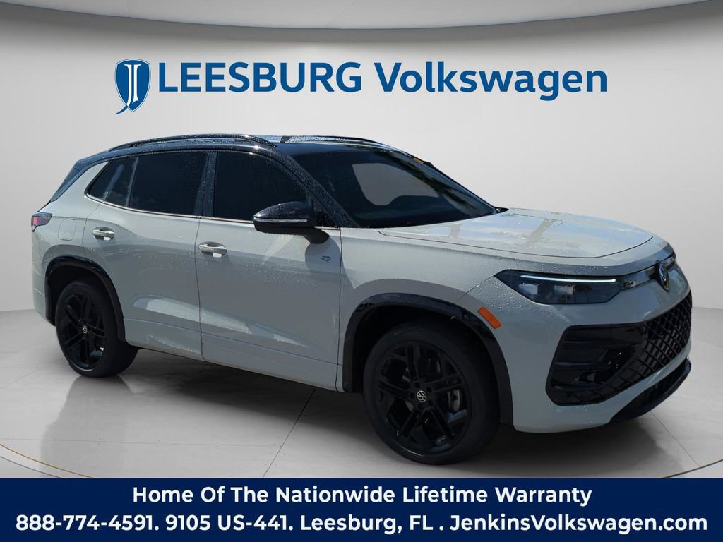 Certified 2025 Volkswagen Tiguan SE R-Line image 1