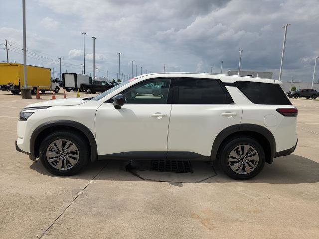 Certified 2025 Nissan Pathfinder S FWD image 8