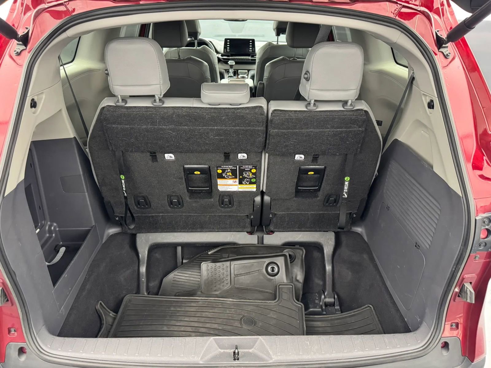 Used 2023 Toyota Sienna XLE AWD/4WD image 45