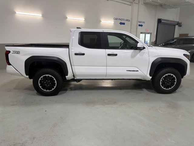 Used 2025 Toyota Tacoma TRD Off-Road AWD/4WD image 10
