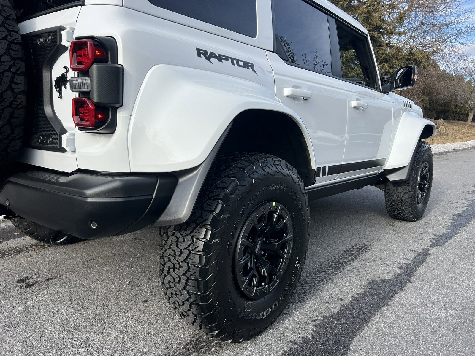 Used 2024 Ford Bronco Raptor w/ Interior Carbon Fiber Pack 6 image 39