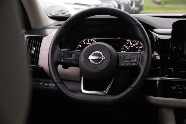 Certified 2025 Nissan Pathfinder SL AWD/4WD image 26
