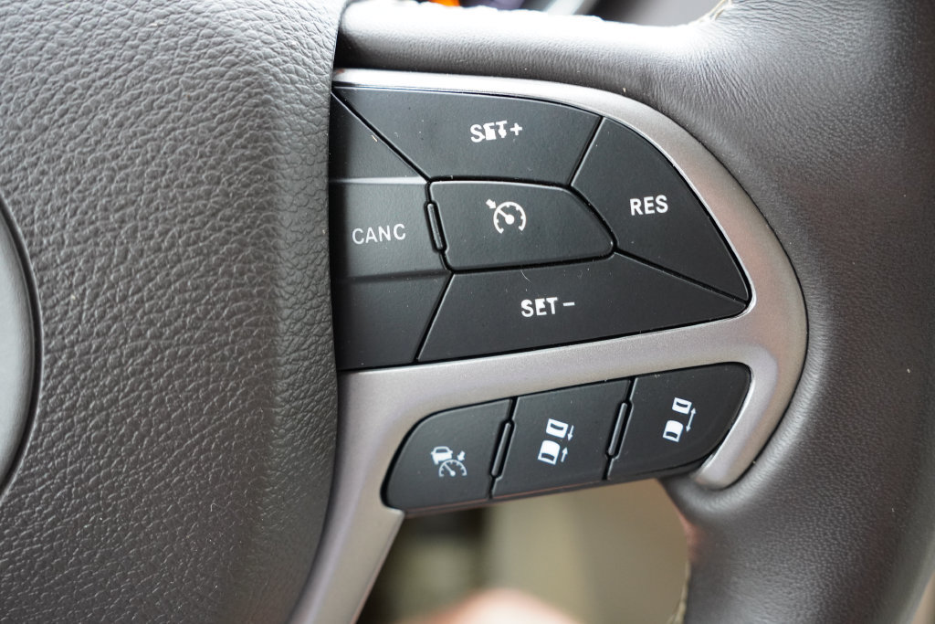Certified 2021 Jeep Grand Cherokee Overland AWD/4WD image 36