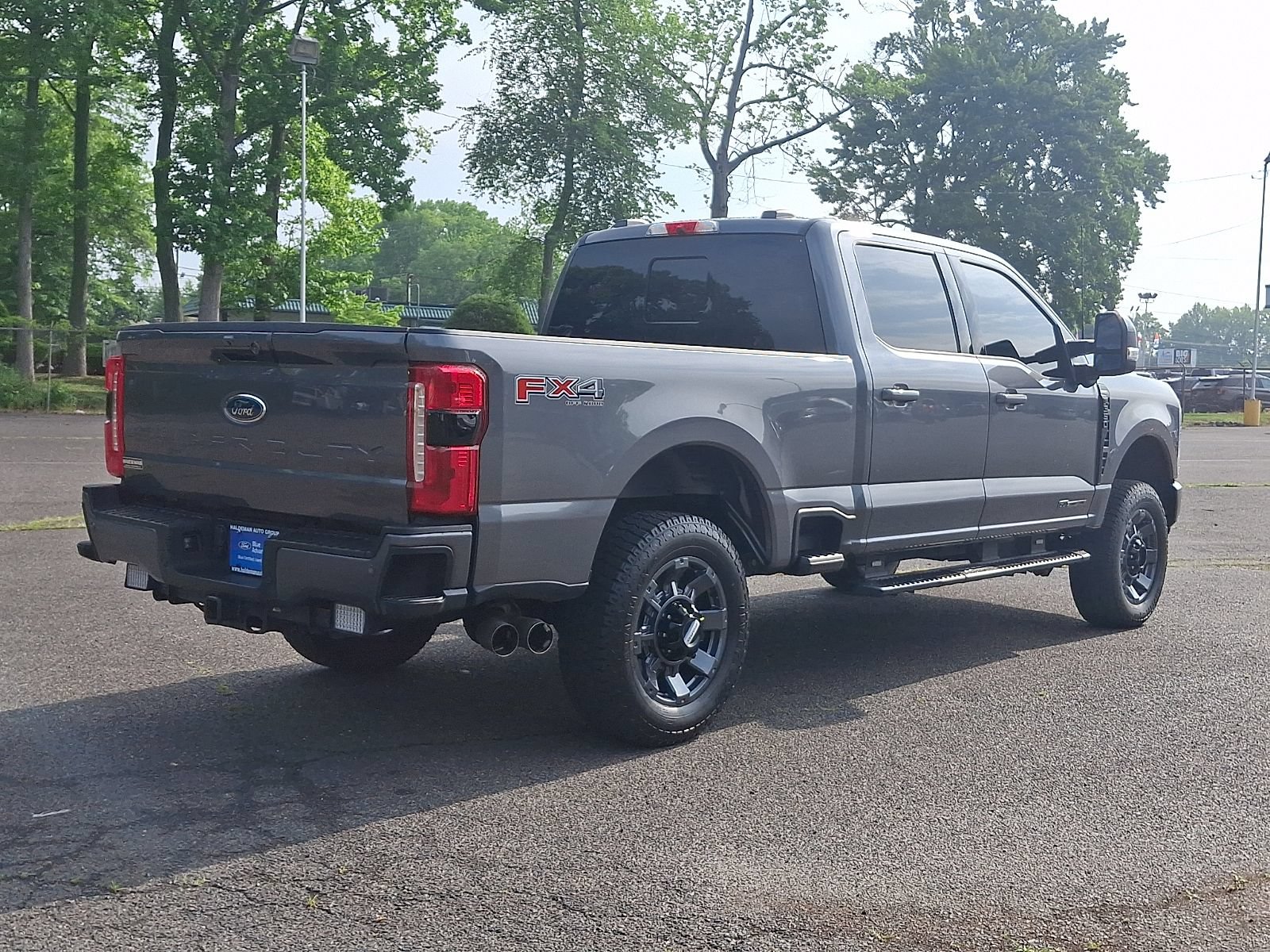 Used 2023 Ford F350 Lariat w/ Lariat Ultimate Package AWD/4WD image 7