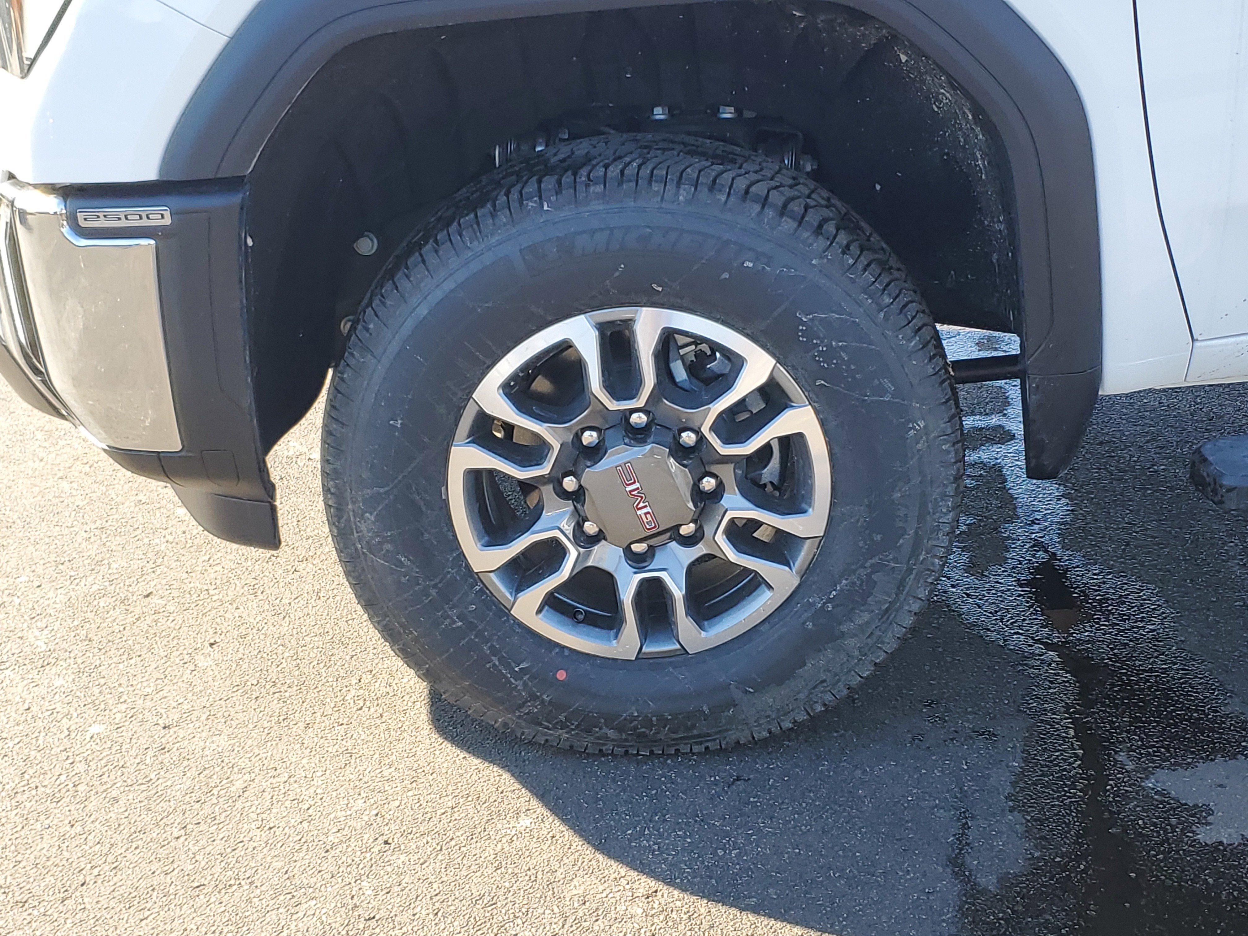 New 2026 GMC Sierra 2500 SLT w/ SLT Premium Package image 10