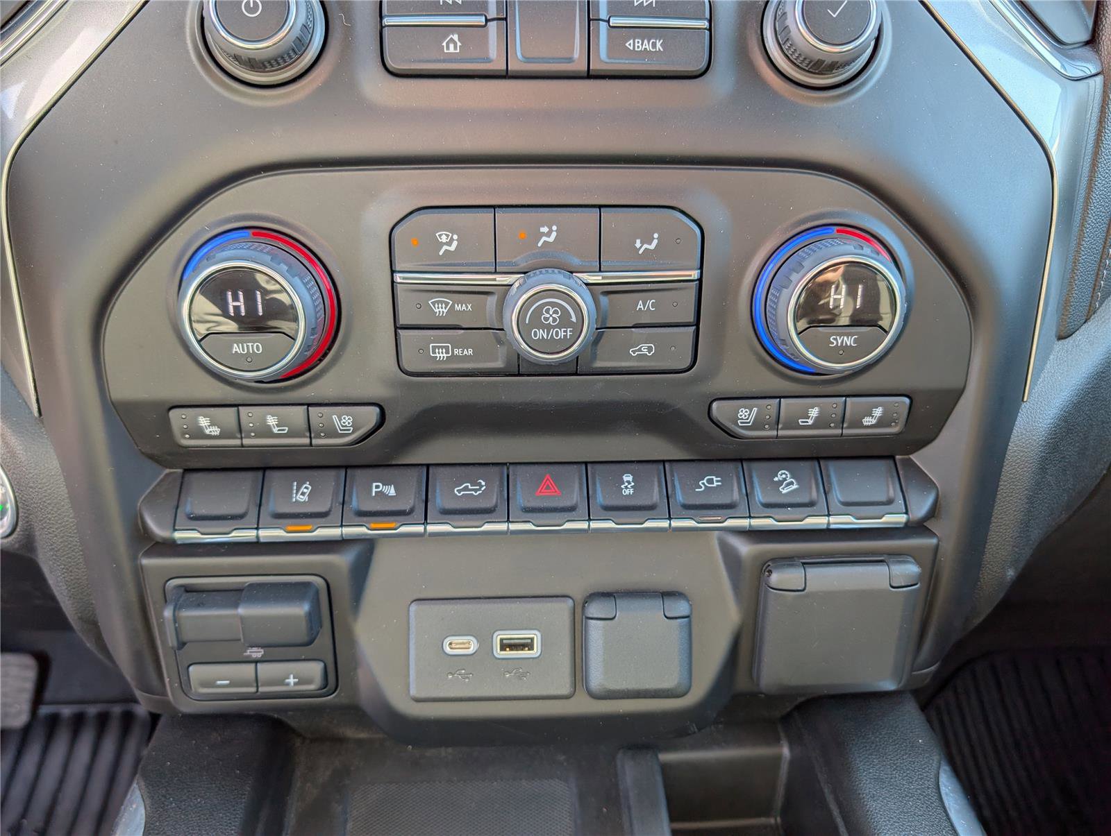 Used 2022 Chevrolet Silverado 2500 LTZ w/ LTZ Plus Package image 26