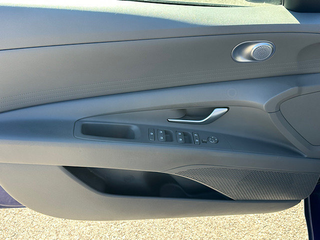 Used 2023 Hyundai Elantra SEL w/ Cargo Package FWD image 14