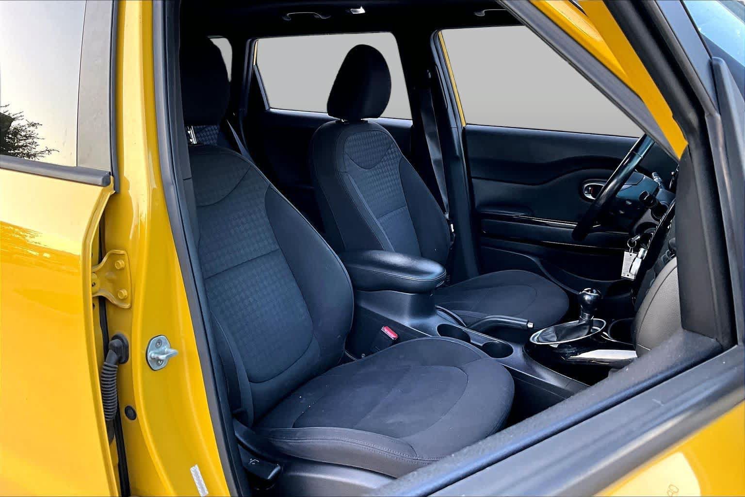 Used 2014 Kia Soul ! w/ Sun & Sound Package FWD image 9