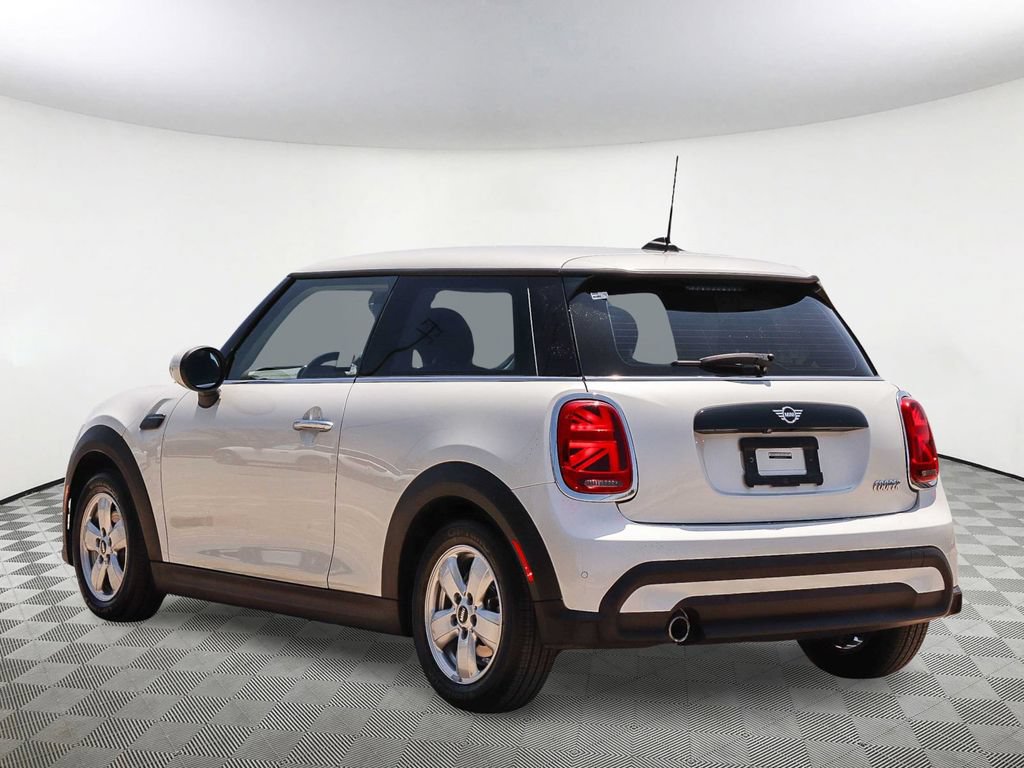Used 2024 MINI Cooper 2-Door Hardtop FWD image 8