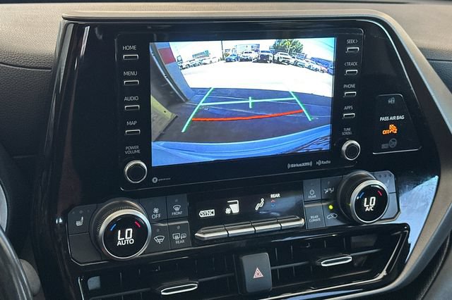 Used 2020 Toyota Highlander XLE AWD/4WD image 26