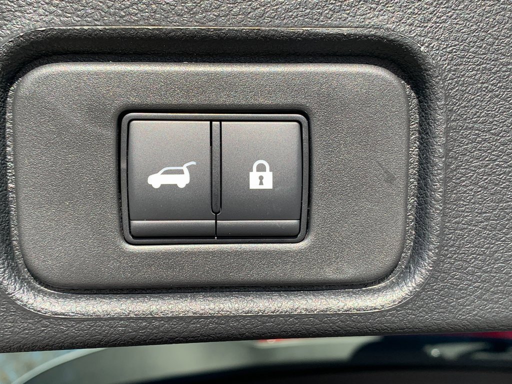 New 2025 Nissan Pathfinder SL image 6